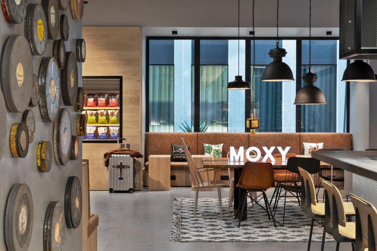 Moxy Lyon Airport Hotell Colombier-Saugnieu Eksteriør bilde